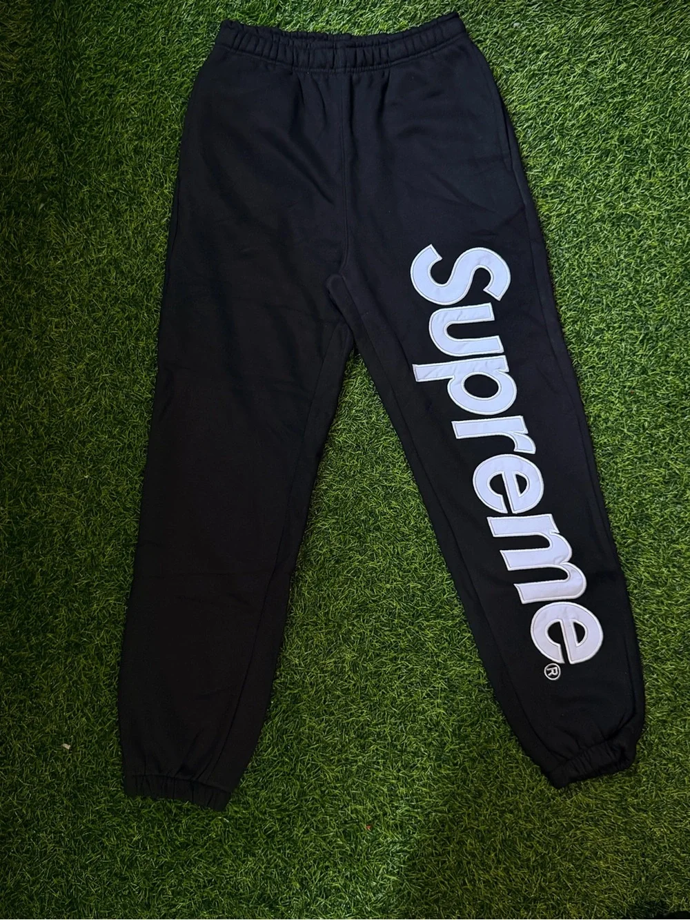 Supreme sweats (Size medium)